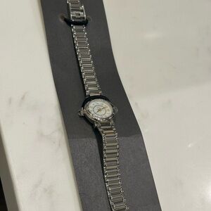 Avon Silver Stainless Steel Watch(battery (battery are not included) collectible